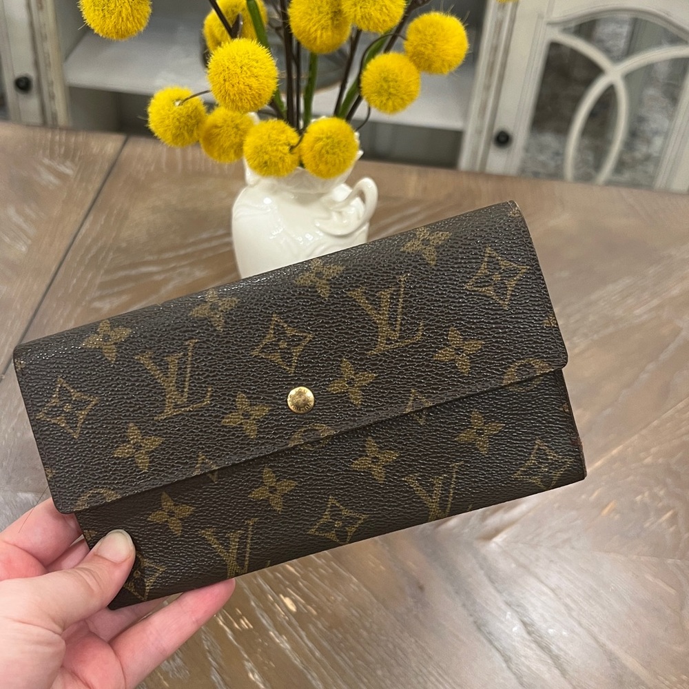Sold Louis Vuitton Brown Monogram Wallet - Picture 9 of 12